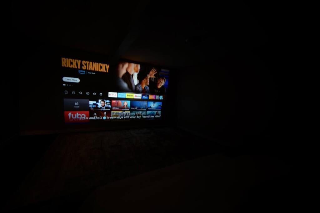 Brand New Cozy Modern Bungalow W/Hot Tub+Movieroom 7 Min From Uptown Charlotte Exterior foto