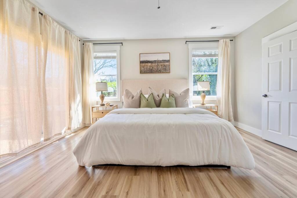Brand New Cozy Modern Bungalow W/Hot Tub+Movieroom 7 Min From Uptown Charlotte Exterior foto