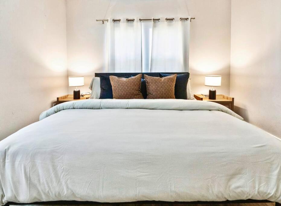 Brand New Cozy Modern Bungalow W/Hot Tub+Movieroom 7 Min From Uptown Charlotte Exterior foto